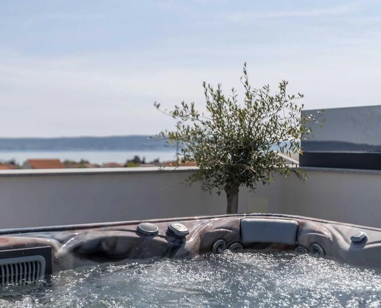 Scenic Kastel Luksic Apartments Kastela Croatia