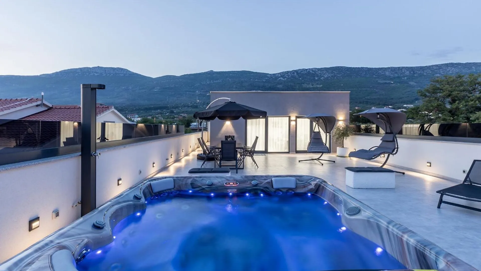 Scenic Kastel Luksic Apartments Kastela