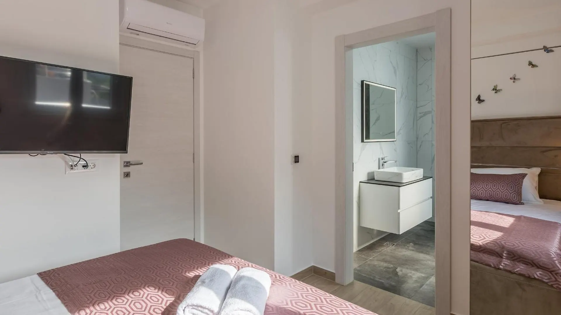 Scenic Kastel Luksic Apartments Kastela