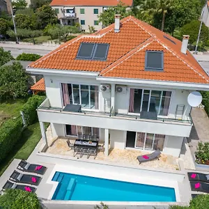 Barbara-kastela With Heated Pool Apartment